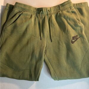 Nike Men's Green Sweatpants